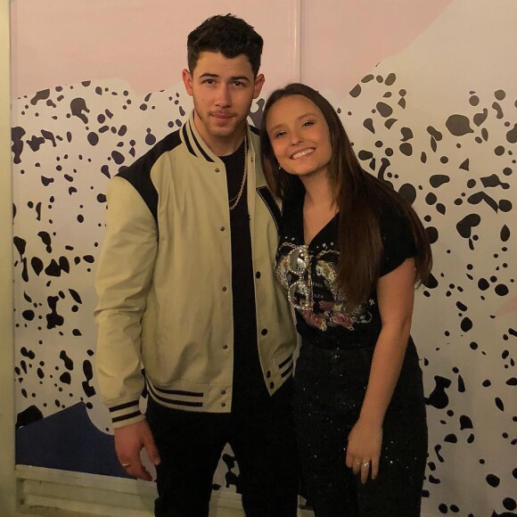 Em junho, Larissa Manoela tietou Nick Jonas no VillaMix