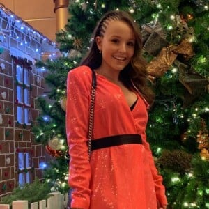 Larissa Manoela comemorou o Natal em cruzeiro da Disney