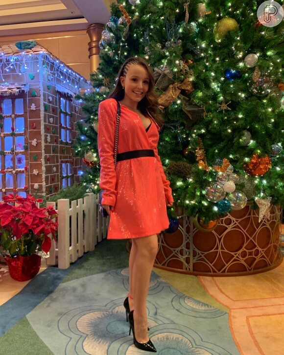 Larissa Manoela comemorou o Natal em cruzeiro da Disney