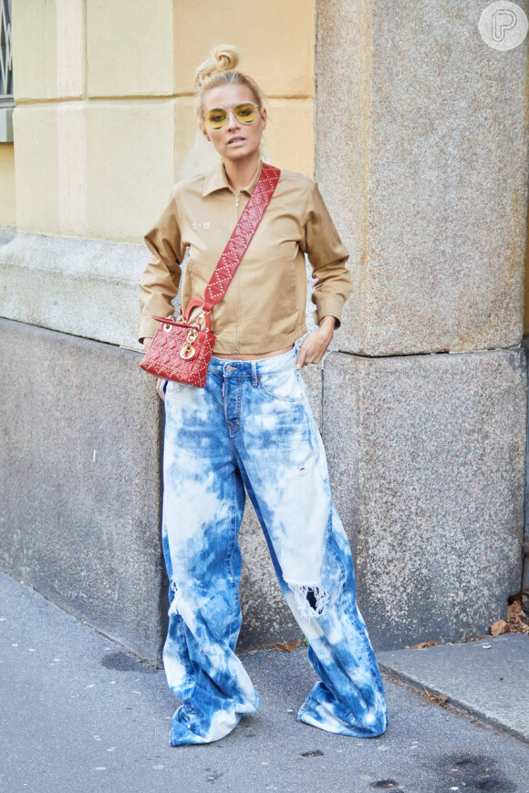 Foto: Jeans com jeans é tendência: conjuntinho desfilado por Isabeli  Fontana para a colab H&M e Moschino - Purepeople