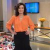 Fátima Bernardes gosta de combinar saias lisas com camisas de cores vibrantes