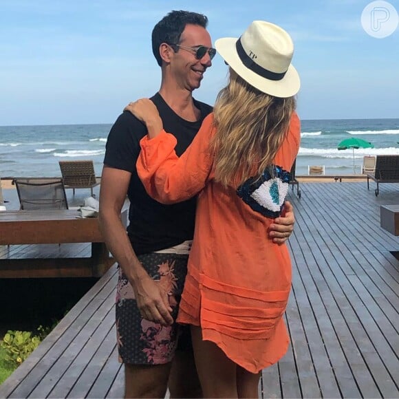 Ticiane Pinheiro e César Tralli estão de férias na Bahia: 'Rafinha vai ter um irmãozinho (a)'