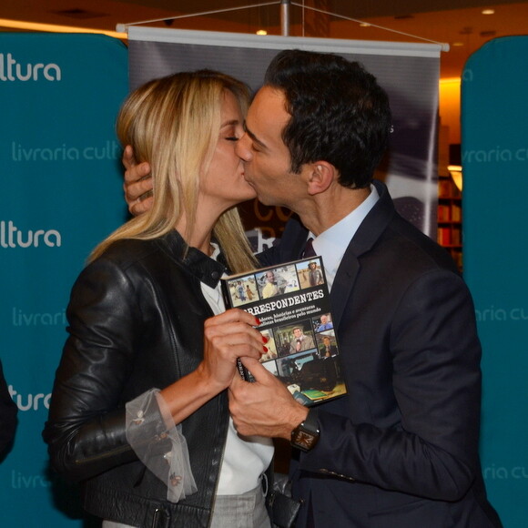 Ticiane Pinheiro revelou estar grávida do marido, César Tralli, nesta segunda-feira, 31 de dezembro de 2018