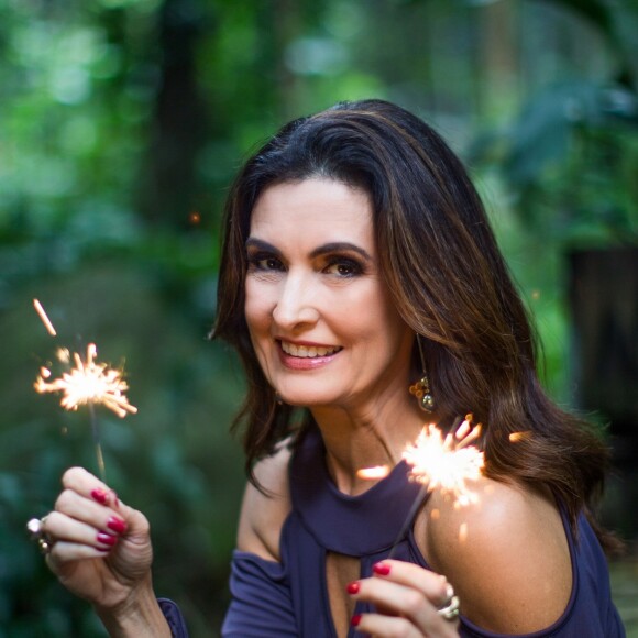 Aos 56 anos, Fátima Bernardes postou um clique malhando e foi elogiada: 'Que saúde'