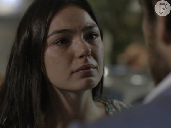 Sandra (Isis Valverde) descobre que está grávida de Alex (Fernando Belo) e termina o namoro com Rafael (Marco Pigossi) em 'Boogie Oogie'