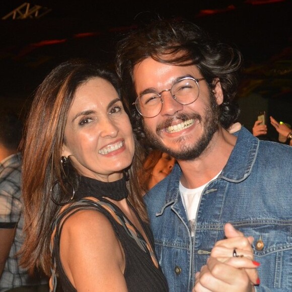 Fátima Bernardes e Túlio Gadêlha viajam juntos para sítio em Pernambuco