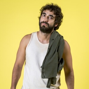 Galdino (Gabriel Godoy) aceita qualquer trabalho para ganhar dinheiro. Será capanga de Jerônimo/ Rojê (Jesuíta Barbosa) quando o rapaz chegar ao Rio, na novela 'Verão 90'.