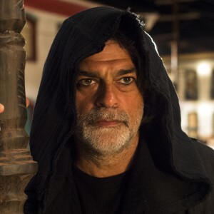 Na novela 'O Sétimo Guardião', Murilo (Eduardo Moscovis) ficará na porta de Sóstenes (Marcos Caruso) esperando ele acordar
