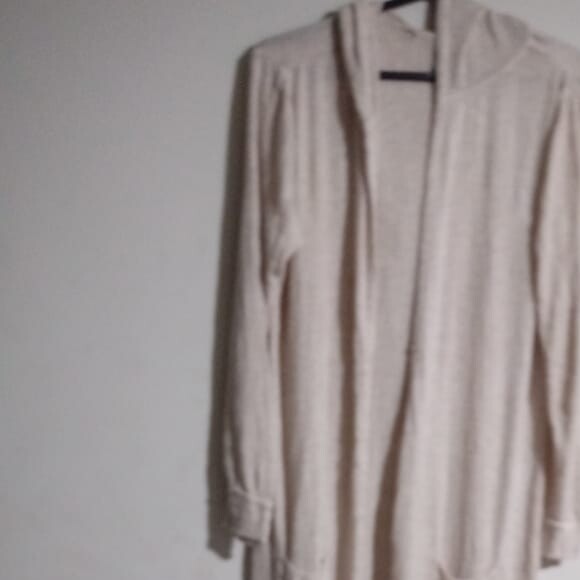 Bruna Marquezine fez uma limpa em seu closet para ajudar filho doente de fã