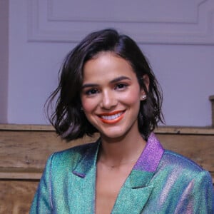 'Os convites foram surgindo. Hoje quero buscar um equilíbrio, mas não tenho investido nisso. Acho que faz parte de alguma forma', disse Bruna Marquezine