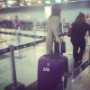 Um fã chegou a fazer um registro de Bruna Marquezine carregando a mala ainda no aeroporto