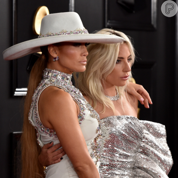 Looks do Grammy Awards 2019: Jennifer Lopez e Lady Gaga