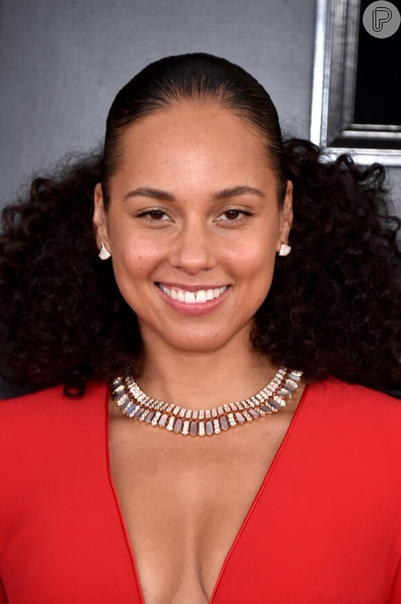 Looks do Grammy Awards 2019: a cantora Alicia Keys