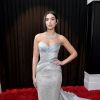 Looks do Grammy Awards 2019: a cantora Dua Lipa escolheu um vestido prateado