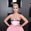 Looks do Grammy Awards 2019: Katy Perry apostou no rosa suave com volume de Balmain
