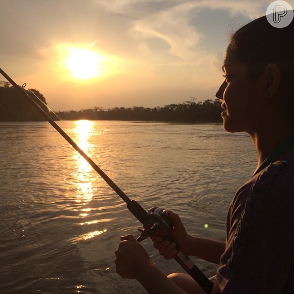 'Coisa boa demais', comemora Thais Fersoza sobre manhã de pescaria em rio. Atriz fez uma viagem romântica com Michel Teló, que ela já chama de marido