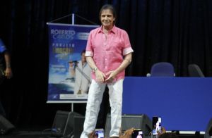 Roberto Carlos não descarta Tinder para achar novo amor: 'Sempre têm chances'