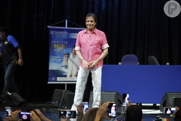 Roberto Carlos participa de coletiva de imprensa do Projeto Emoções em Alto Mar, no Rio de Janeiro