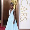 Lupita Nyong'o foi a vencedora do Oscar de Melhor Atriz Coadjuvante, por seu papel em '12 Anos de Escravidão', na 86ª edição do prêmio, em 2016. Foi nesse ano que a atriz usou o icônico vestido azul claro da Prada, feito exclusivamente para ela.
