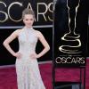 Amanda Seyfried cantou com o elenco de 'Os Miseráveis' na 85ª edição do Oscar, em 2013. A atriz apostou em um vestido bordado da grife Alexander McQueen.