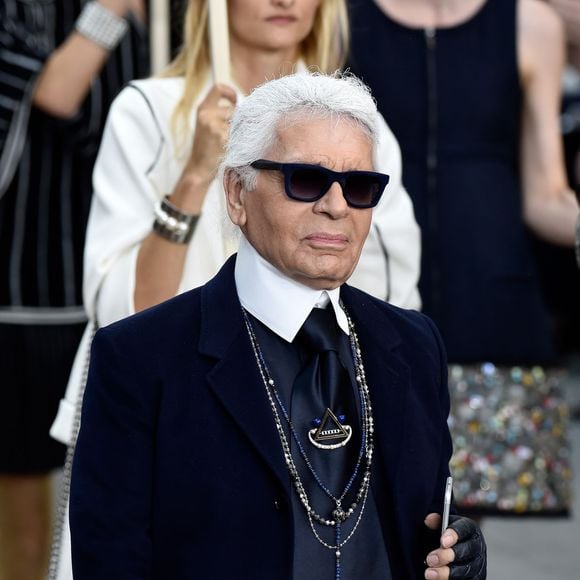 Para homenagear Karl Lagerfeld, da Chanel, reunimos 5 curiosidade sobre o estilista alemão!