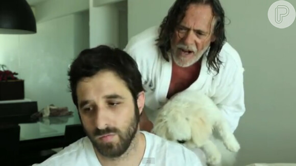 Rafinha Bastos e José de Abreu interpretam um casal gay em vídeo postado pelo humorista