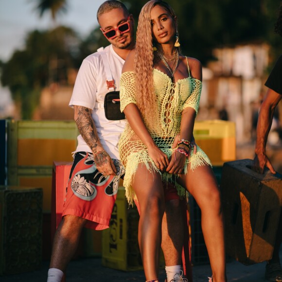 'Eu sou muito grato a eles por me convidarem para ir à Bahia e por sentir essa vibração e a energia do Brasil. Como latino, estou muito contente de fazer parte de uma música que representa o funk e que sei que vai fazer muito sucesso', garantiu J Balvin