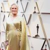 Glenn Close usou um longo dourado da grife Carolina Herrera no look do Oscar 2019