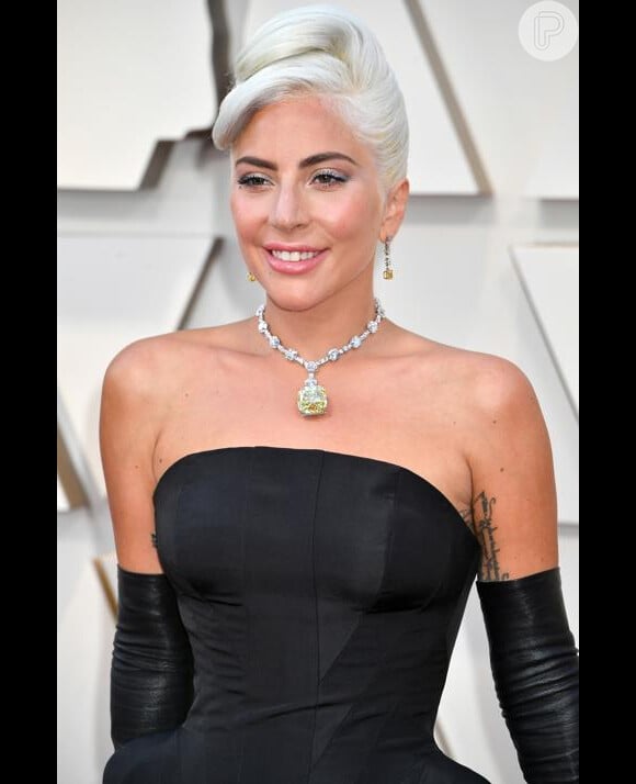 Lady Gaga usou o icônico Diamante Tiffany de 128 quilates e 82 facetas na noite do Oscar 2019