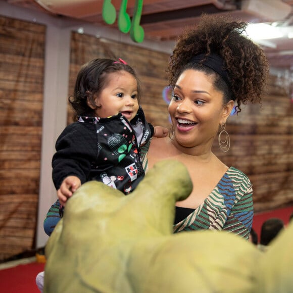 Filha de Juliana Alves, Yolanda encantou os seguidores da atriz em foto com a mãe