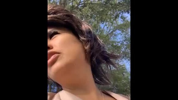Dupla de Simaria, Simone adotou 'novo cabelo' em viagem e mostrou visual em vídeo no Instagram nesta quarta-feira, 27 de fevereiro de 2019