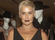 Styling all black e batom escuro: o look de Deborah Secco em lançamento de grife
