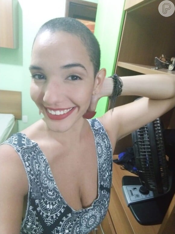 'Me sinto mais mulher depois que raspei o cabelo', conta Jade ao Purepeople