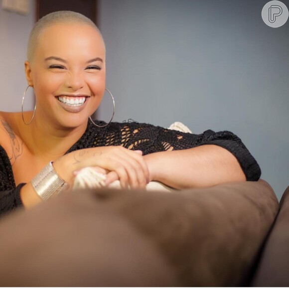 Yasmin Victória, do Rio de Janeiro, raspou o cabelo depois de uma tia ter câncer e decidiu manter a careca