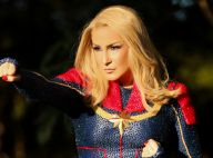 Com look de heroína e grávida, Claudia Leitte canta em 1º dia de Carnaval baiano