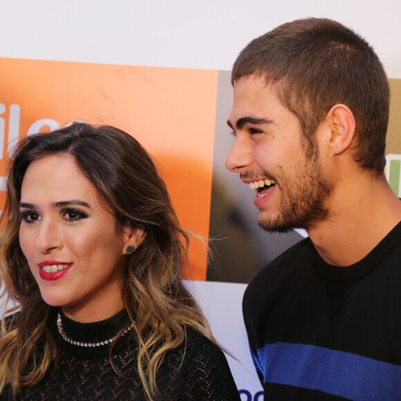 Tatá Werneck, grávida de Rafael Vitti, está obedecendo ordens médicas para fazer repouso