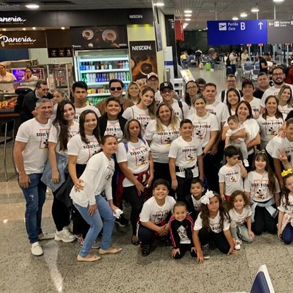 Wesley Safadão viajou com a família para Orlando nesta quinta-feira, 7 de março de 2019