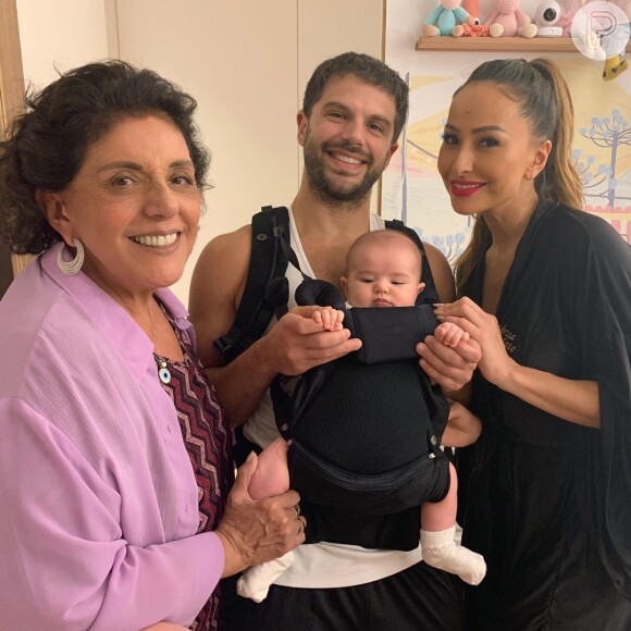 Duda Nagle postou foto com a mãe, Leda Nagle, a mulher, Sabrina Sato, e a filha, Zoe, nesta sexta-feira, 8 de março de 2019