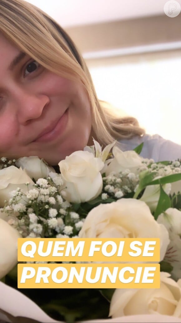 Marília Mendonça ganhou flores de Henrique, da dupla com Juliano, nesta sexta-feira, 8 de março de 2019