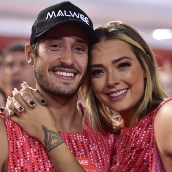 Grávida, Carol Dantas vai se casar com Vinícius Martinez