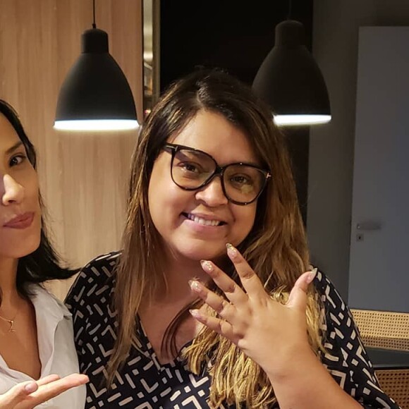 Unhas de acrílico é a nova trend sensação entre as famosas