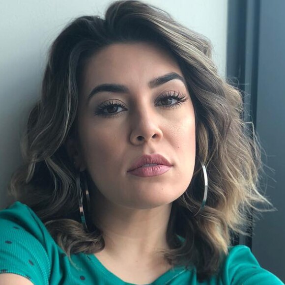 'Tenho vontade de colocar um silicone e fazer uma lipo', contou Naiara Azevedo