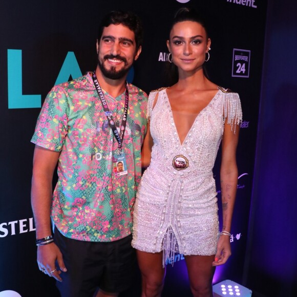 Segundo Renato Góes, ter uma família com Thaila Ayala está em sua lista de desejos: 'Eu estava falando sobre ser pai para convencê-la '