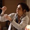 Cora (Drica Moraes) está armando um teste DNA forjado para comprovar que José Alfredo (Alexandre Nero) é pai de Cristina (Leandra Leal), em 'Império'