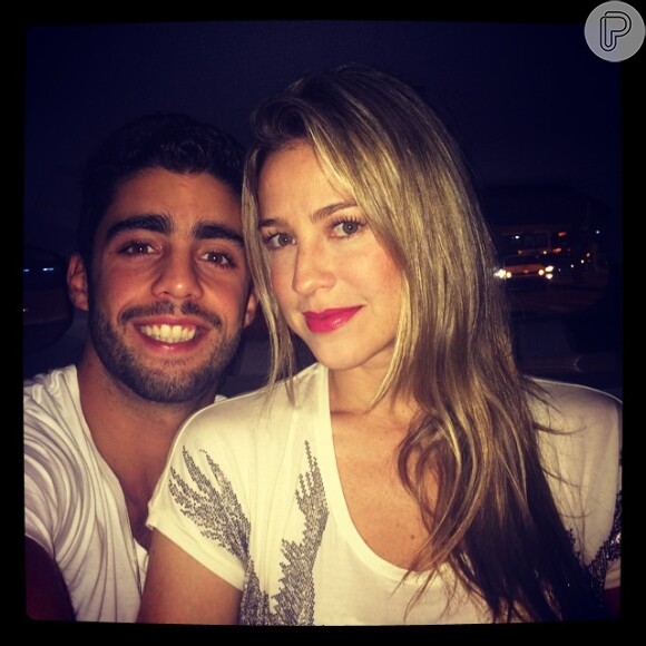 Luana Piovani e Pedro Scooby gostam de compartilhar fotos íntimas no Instagram, em 3 de outubro de 2014