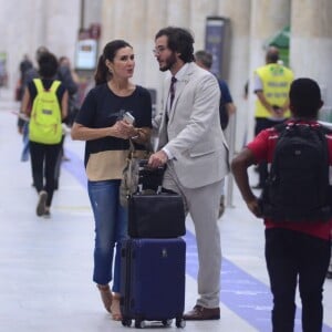 Túlio Gadelha foi clicado no Aeroporto Santos Dumont, no Rio de Janeiro, com Fátima Bernardes