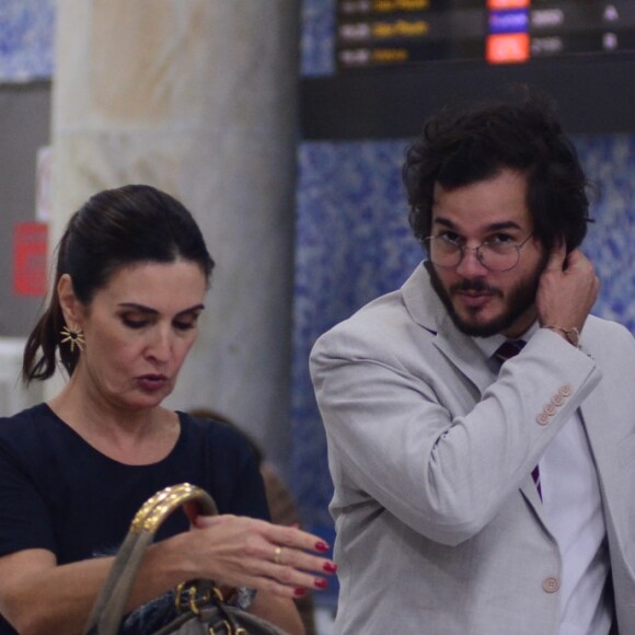 Fátima Bernardes foi vista com Túlio Gadêlha no Aeroporto Santos Dumont, no Rio de Janeiro