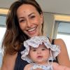 Filha de Sabrina Sato, Zoe ganha elogios por look florido em foto no Instagram postado pela mãe neste domingo, 31 de maio de 2019