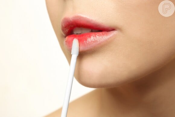 Lip tint deixa corzinha nos lábios e garante longa duração