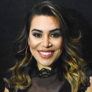 Naiara Azevedo conta que sofreu preconceito por ser gordinha no início da carreira no programa 'Altas Horas' na noite deste sábado, 6 de abril de 2019